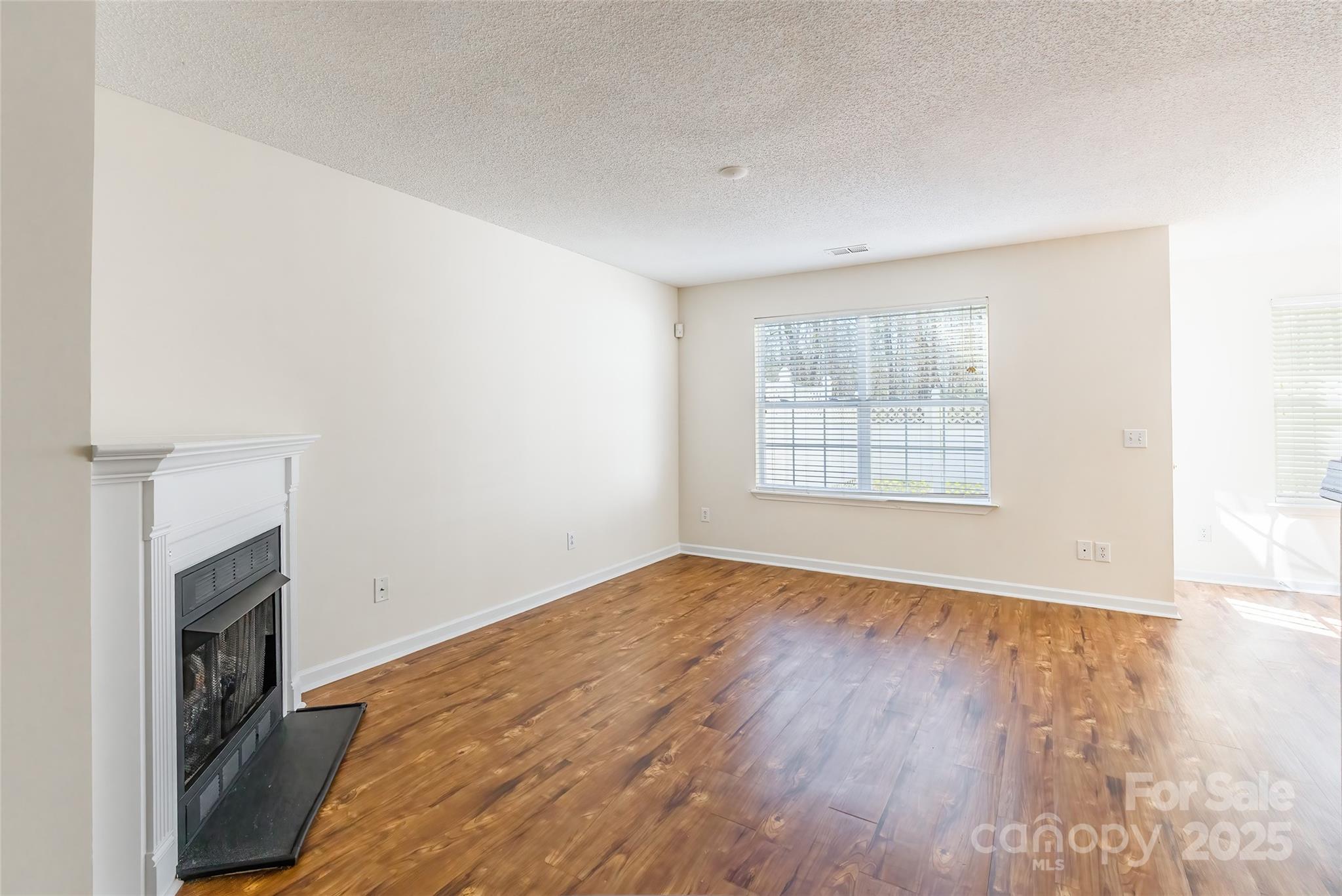 1305 Penny Oaks Cove