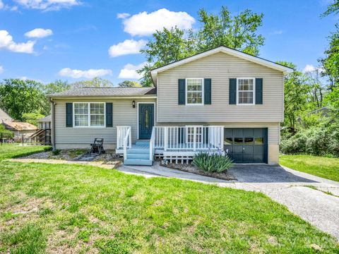 Photo of 227 Bradshaw Avenue, Hendersonville, NC 28792 (MLS # 4370884)