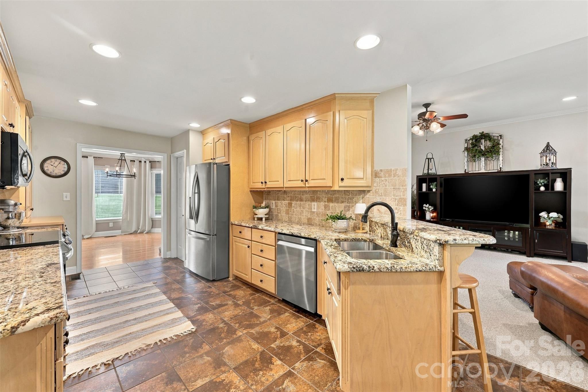 935 Killian Road