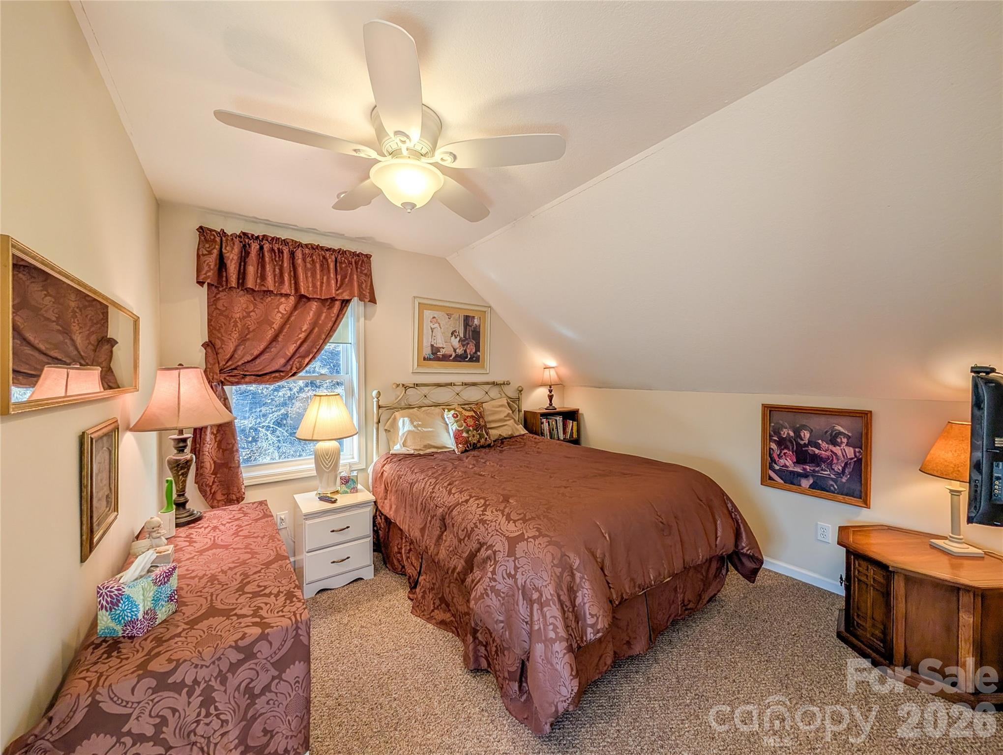 Majestic Mountain - Residential