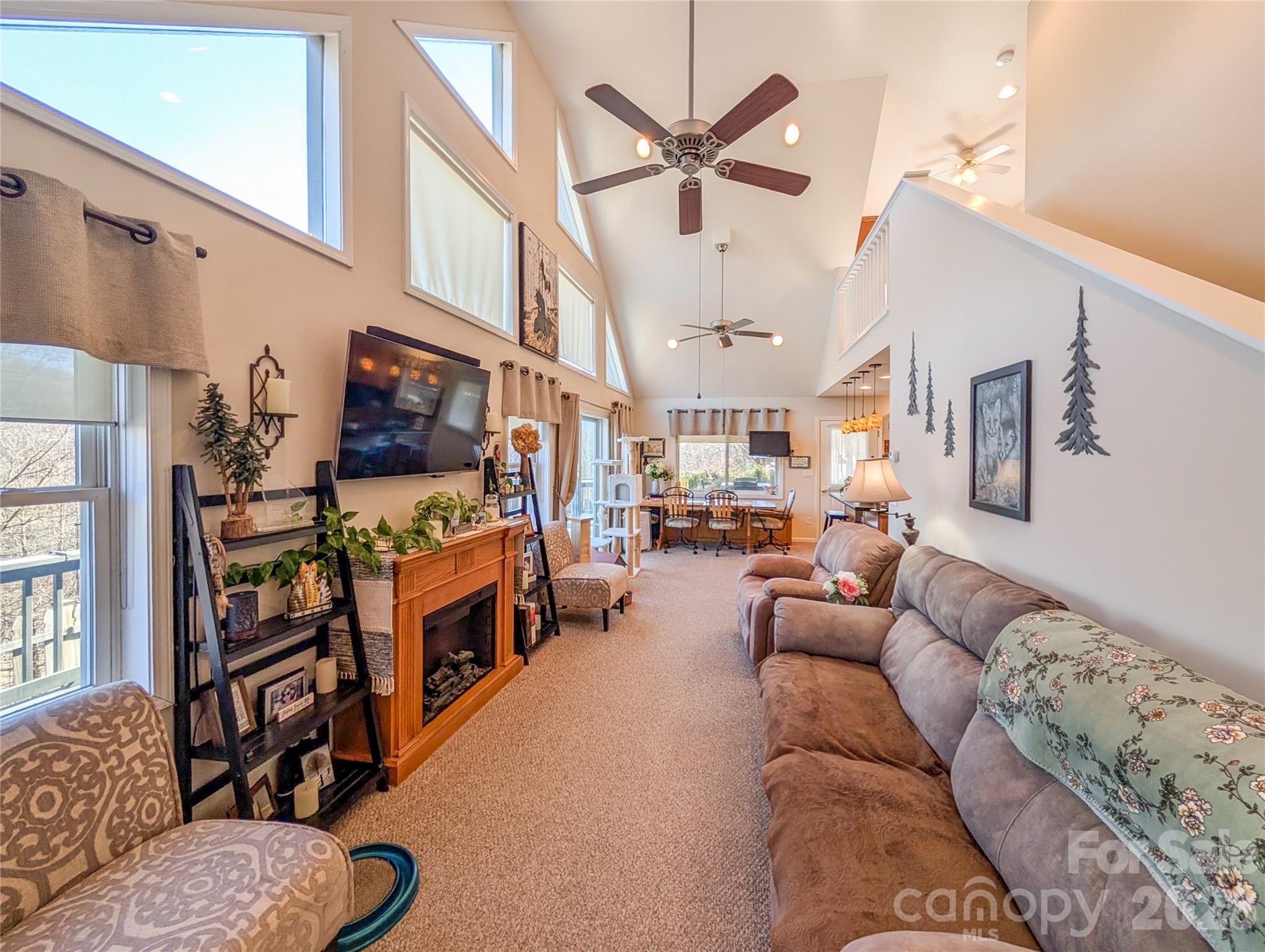 Majestic Mountain - Residential