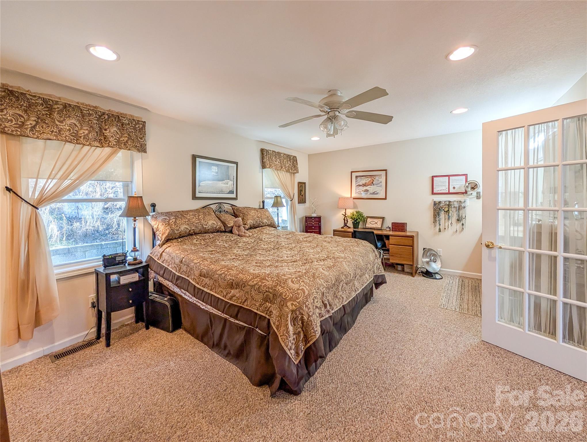 Majestic Mountain - Residential