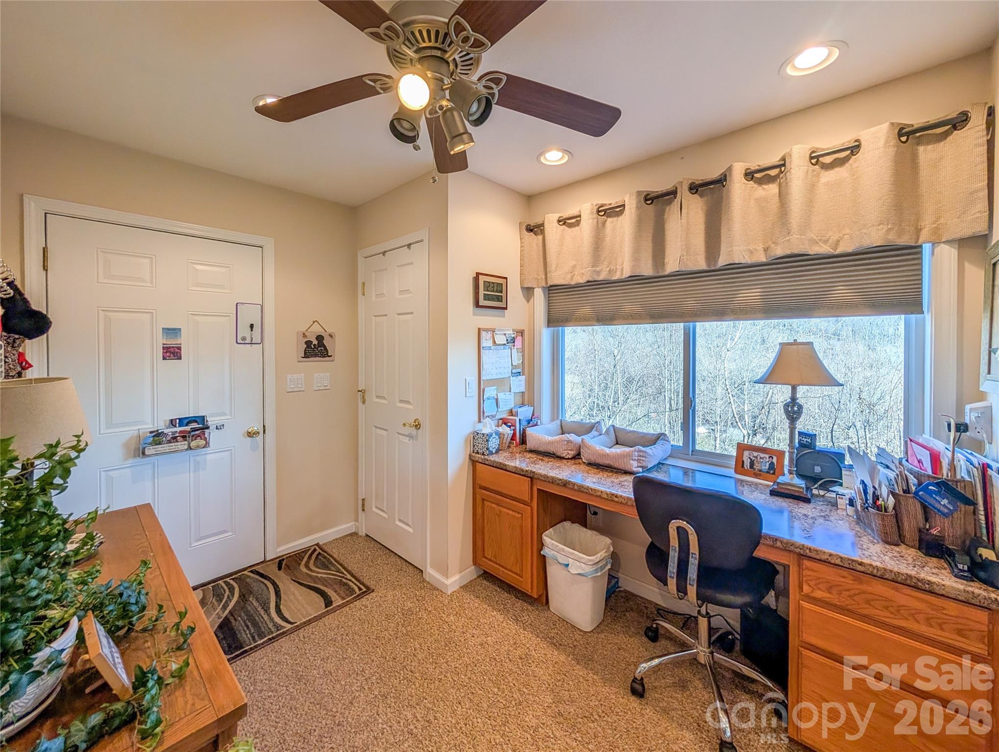 Majestic Mountain - Residential