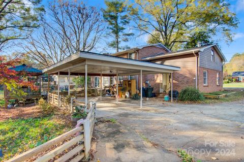 A home in Hickory