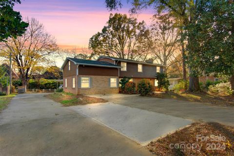 A home in Hickory