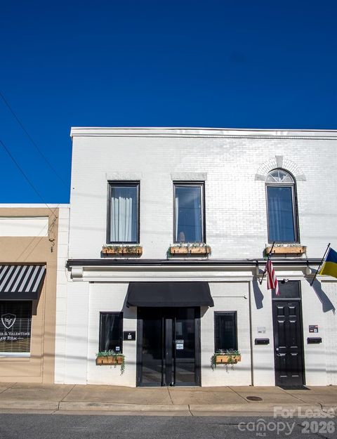 205 S Academy Street Lincolnton NC 28092