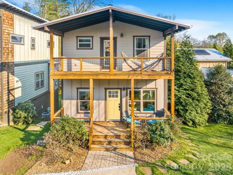 Photo of 156 Bradley Street, Asheville, NC 28806 (MLS # 4364055)