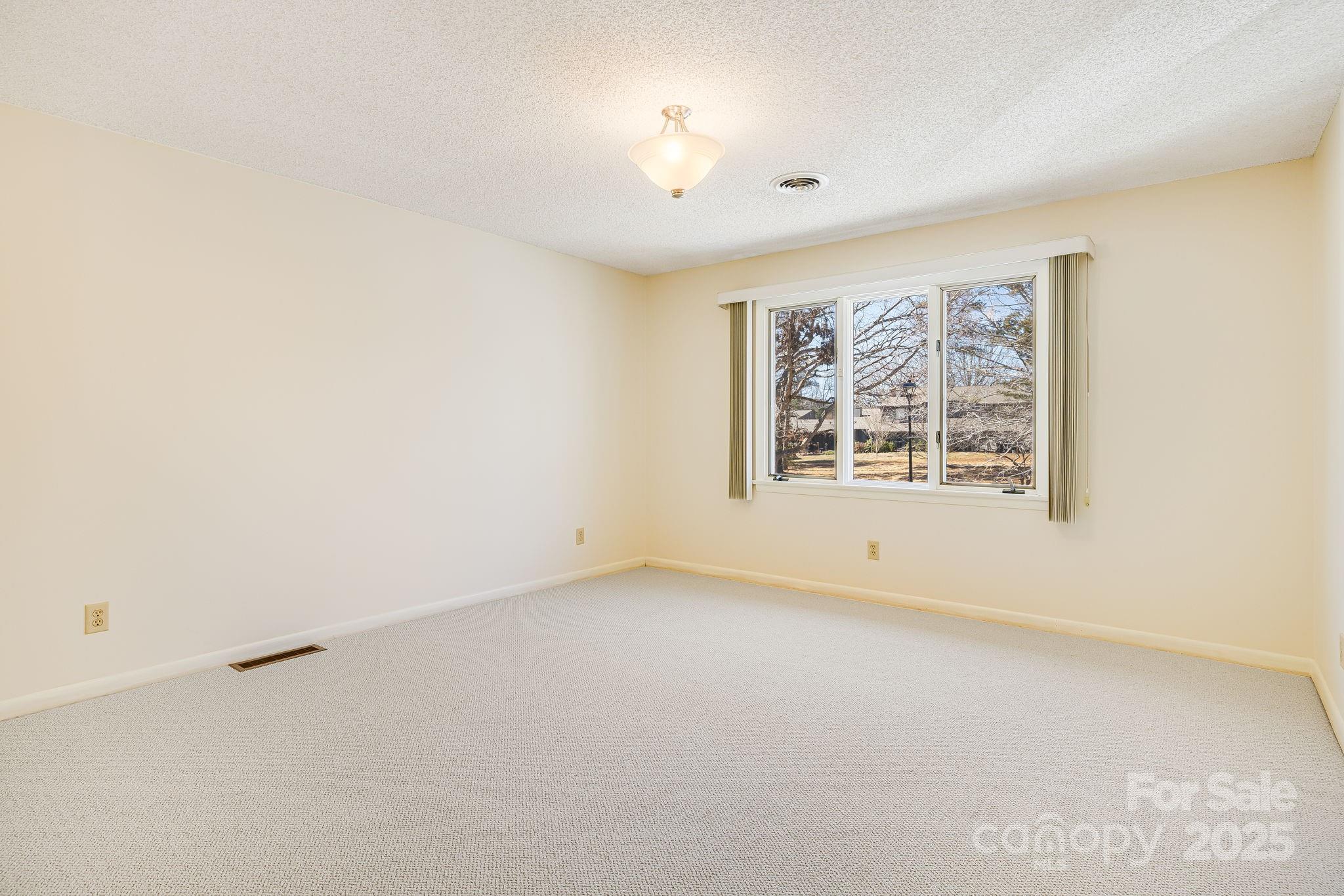 Asheville, North Carolina 28803, United States, 3 Bedrooms Bedrooms, ,3 BathroomsBathrooms,Residential,Under Contract,85456