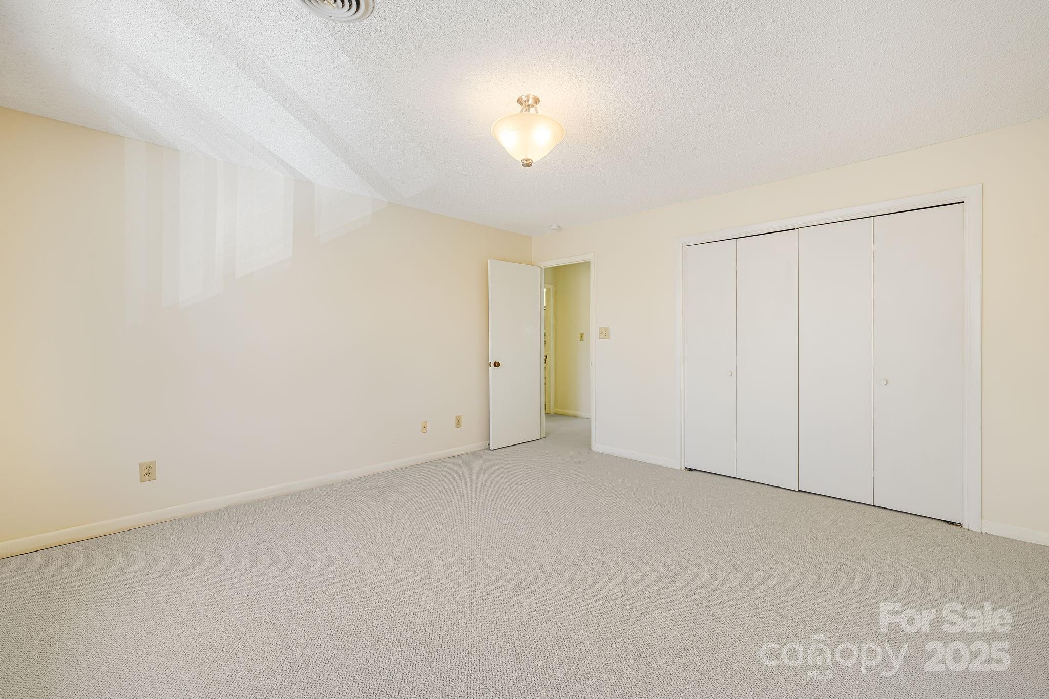 Asheville, North Carolina 28803, United States, 3 Bedrooms Bedrooms, ,3 BathroomsBathrooms,Residential,Under Contract,85456