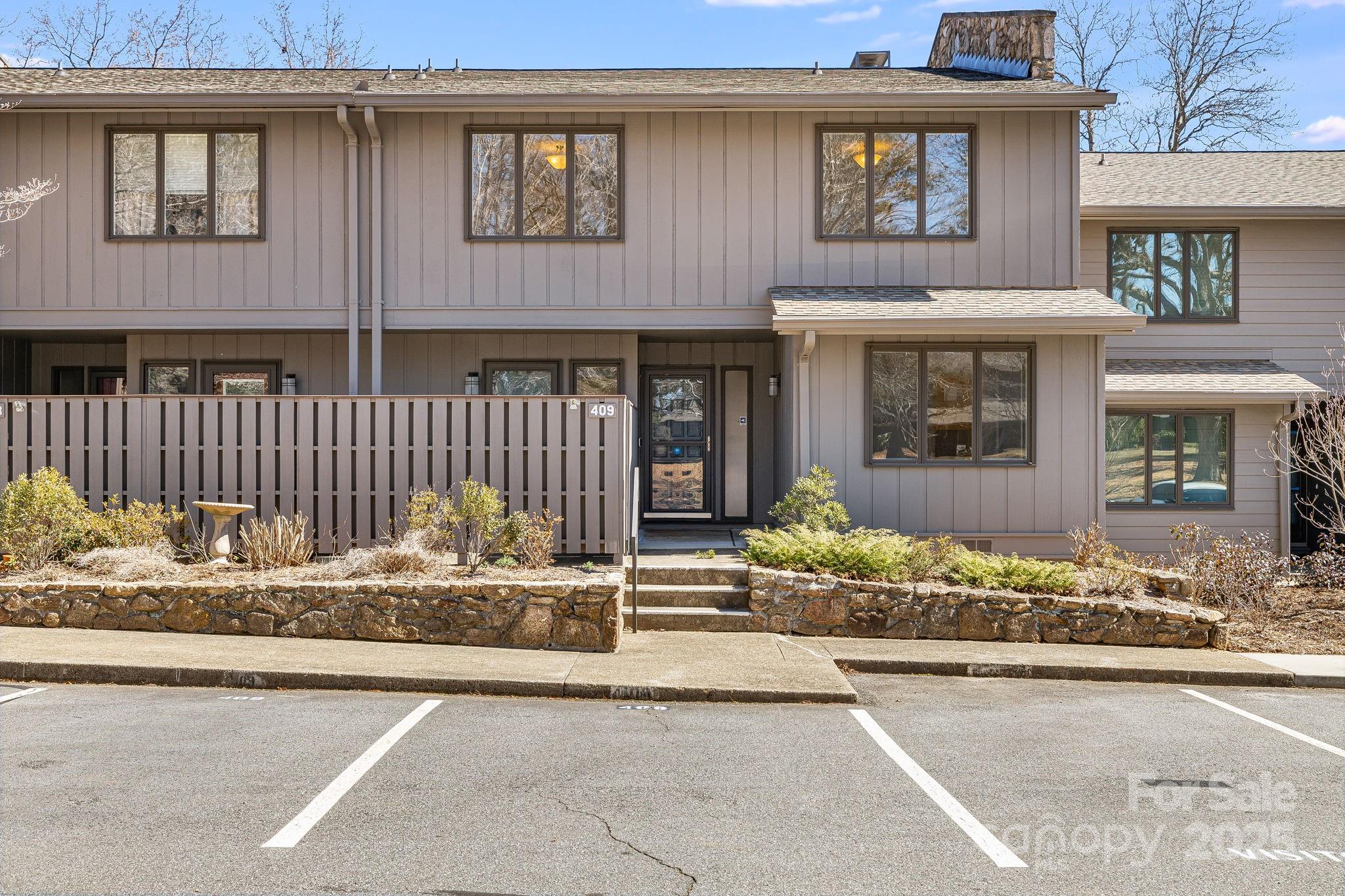 Asheville, North Carolina 28803, United States, 3 Bedrooms Bedrooms, ,3 BathroomsBathrooms,Residential,Under Contract,85456