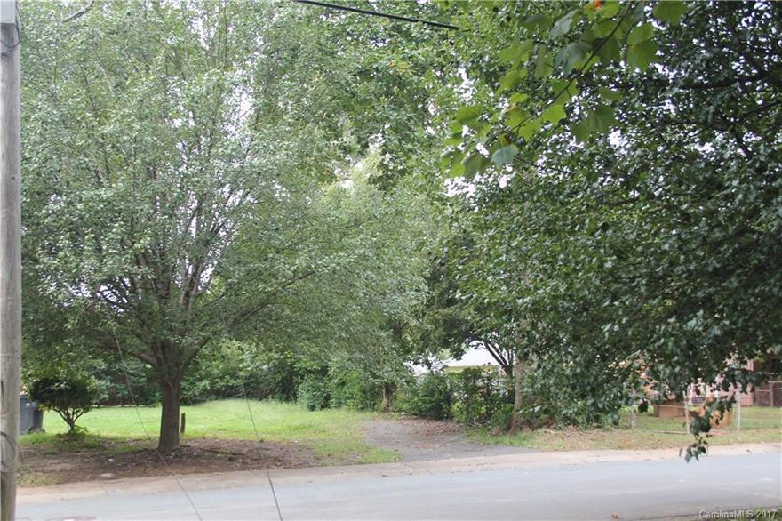 New vacant lot with .11 acres of land in the University Park subdivision near the crossing of Beatties Ford Rd. and LaSalle St.  This is an awesome lot for builders, investors and wholesalers.