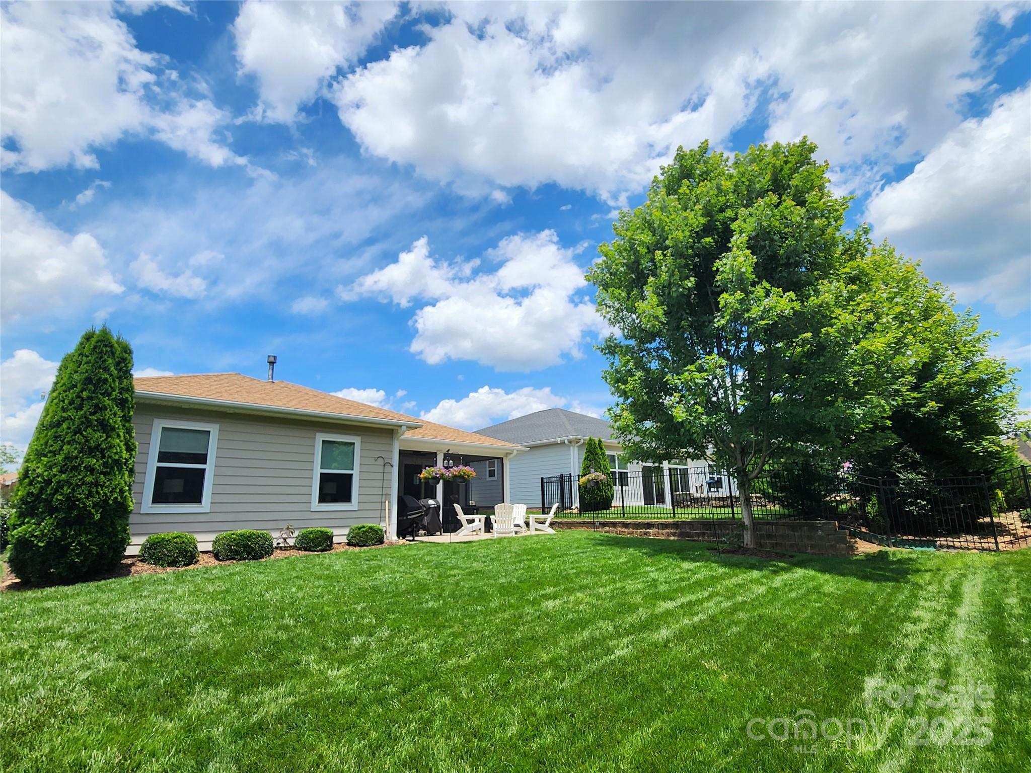 4831 Looking Glass Trail
