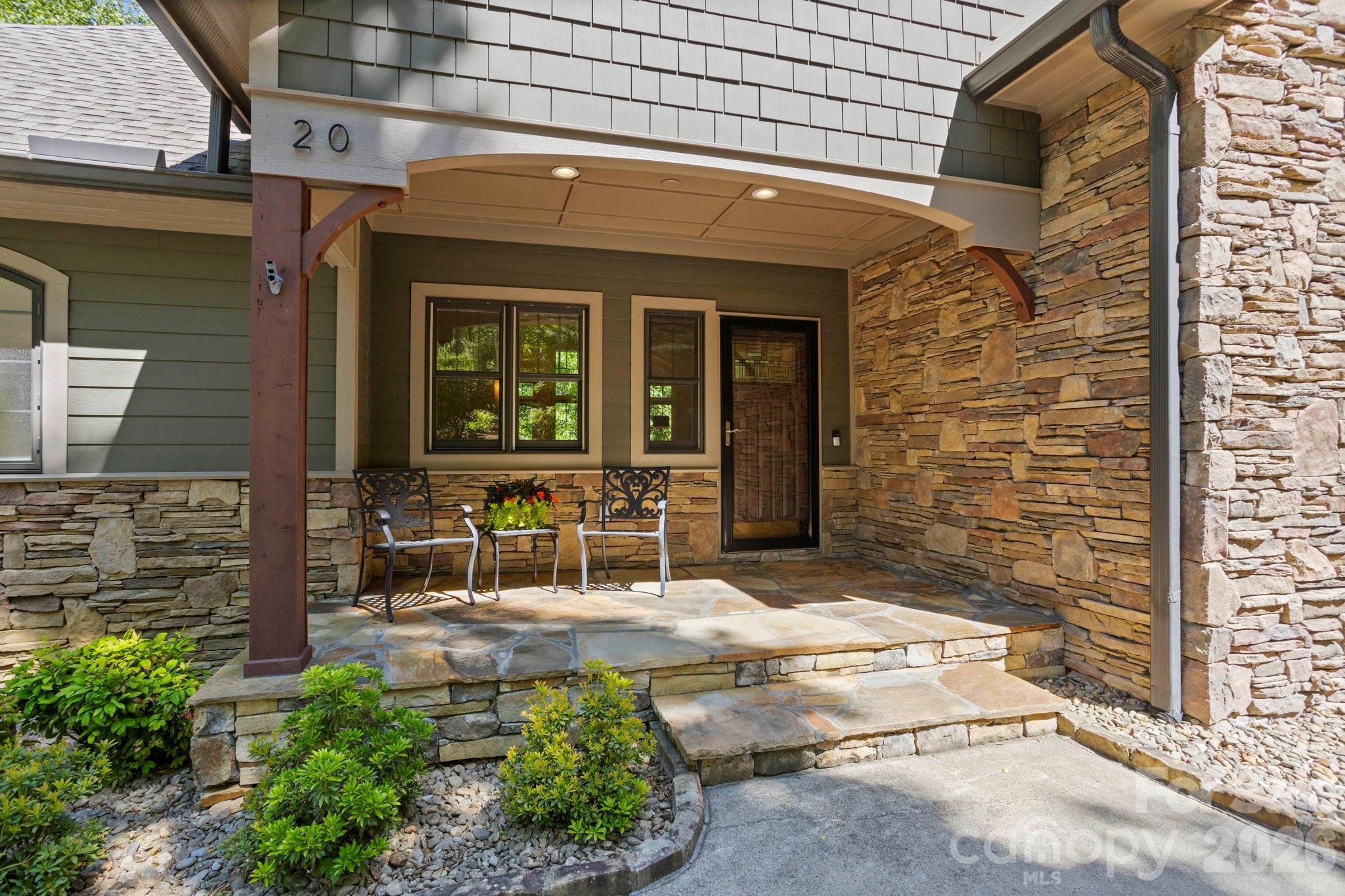 20 Fernridge Court