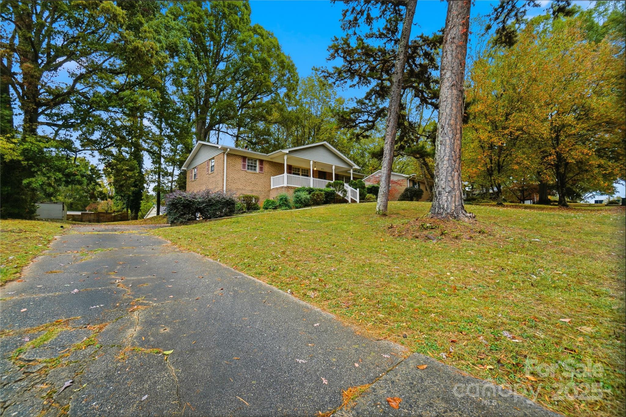 671 Sedgefield Street SW