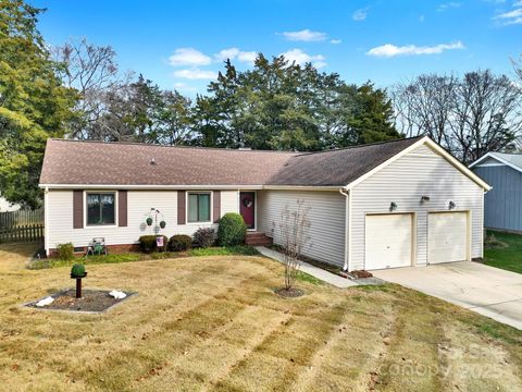 10518 Camelback Circle Charlotte NC 28226