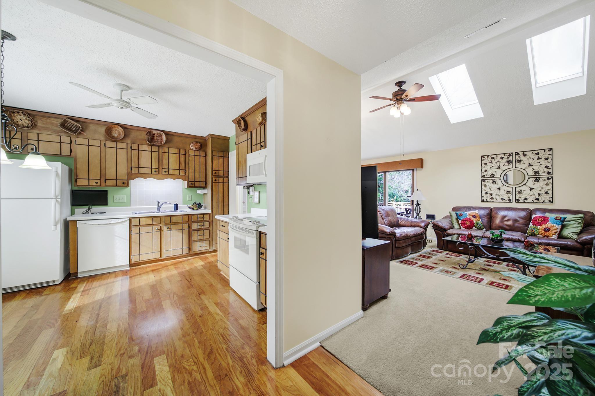 10518 Camelback Circle