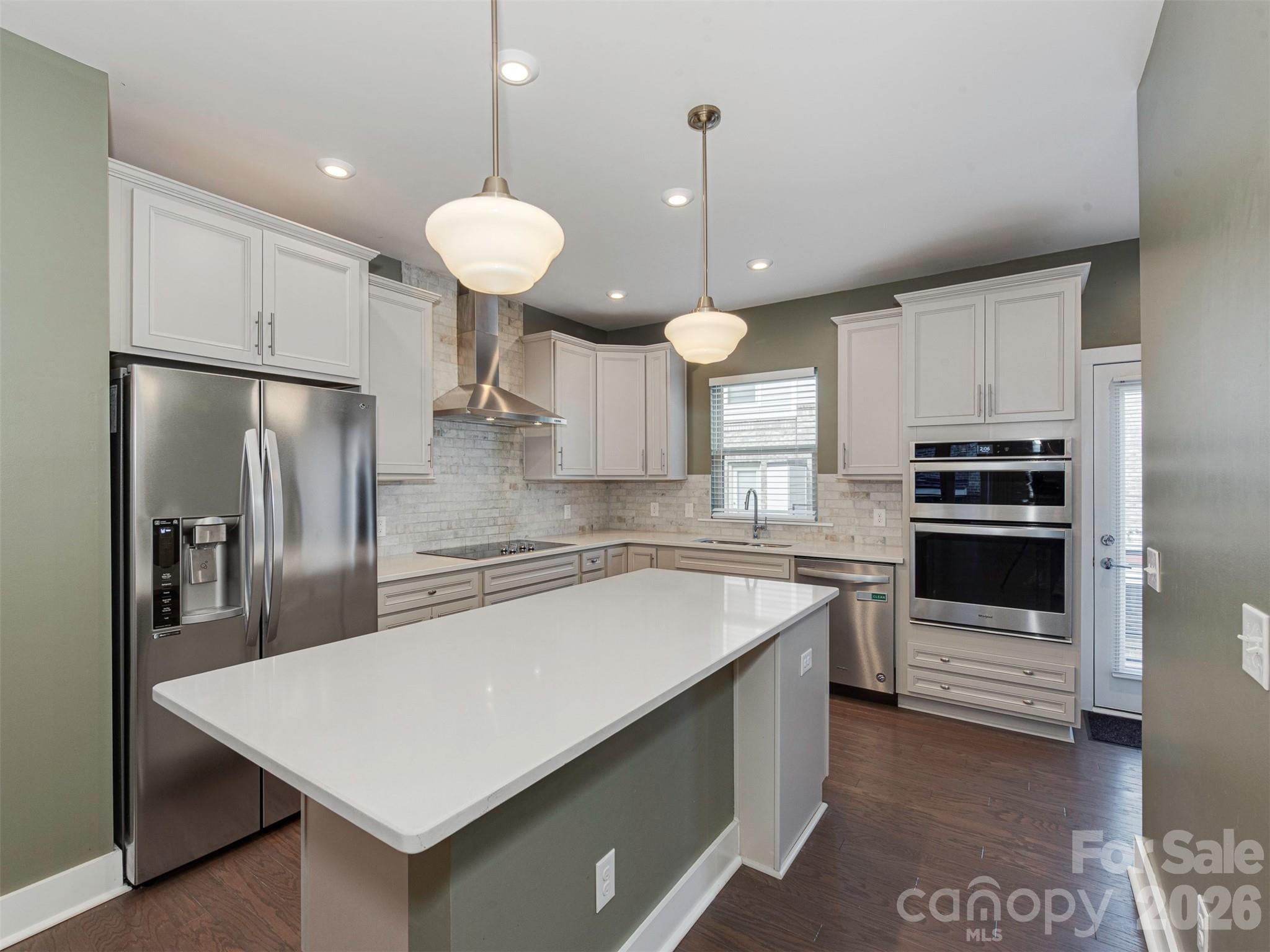 16023 Roscoe Lane L52