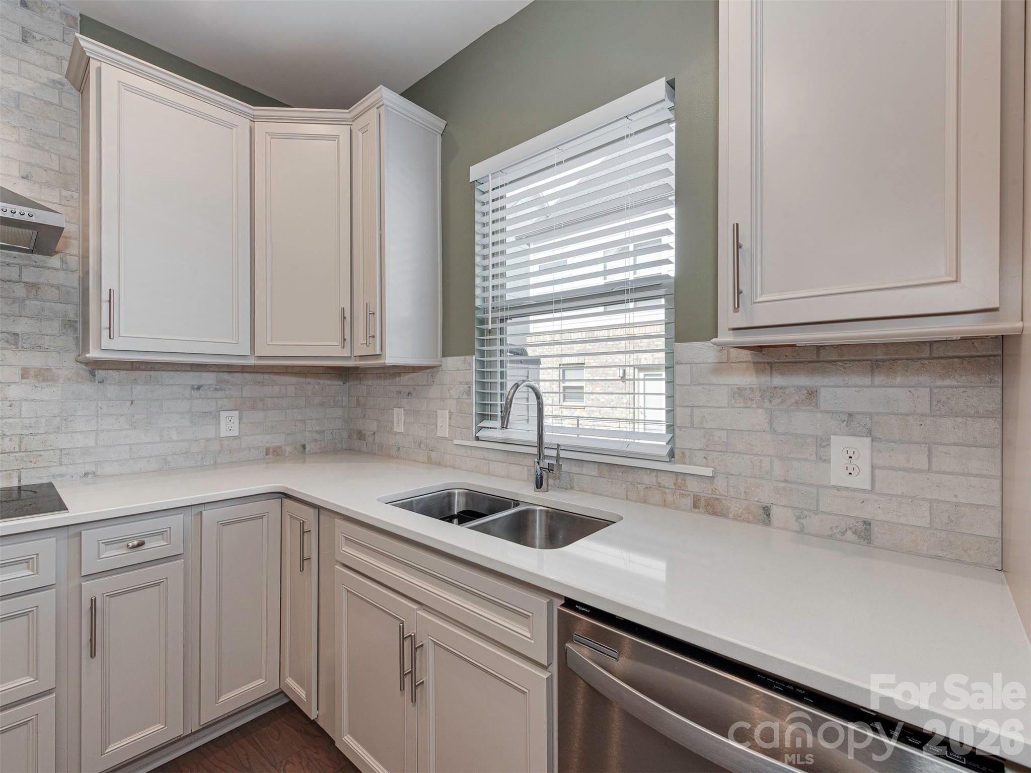16023 Roscoe Lane L52
