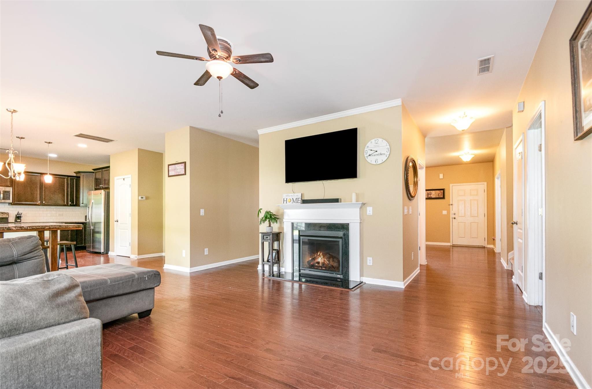 1905 Yellow Daisy Drive