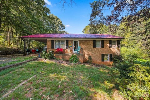 Photo of 3115 10th Avenue NE, Conover, NC 28613 (MLS # 4426421)