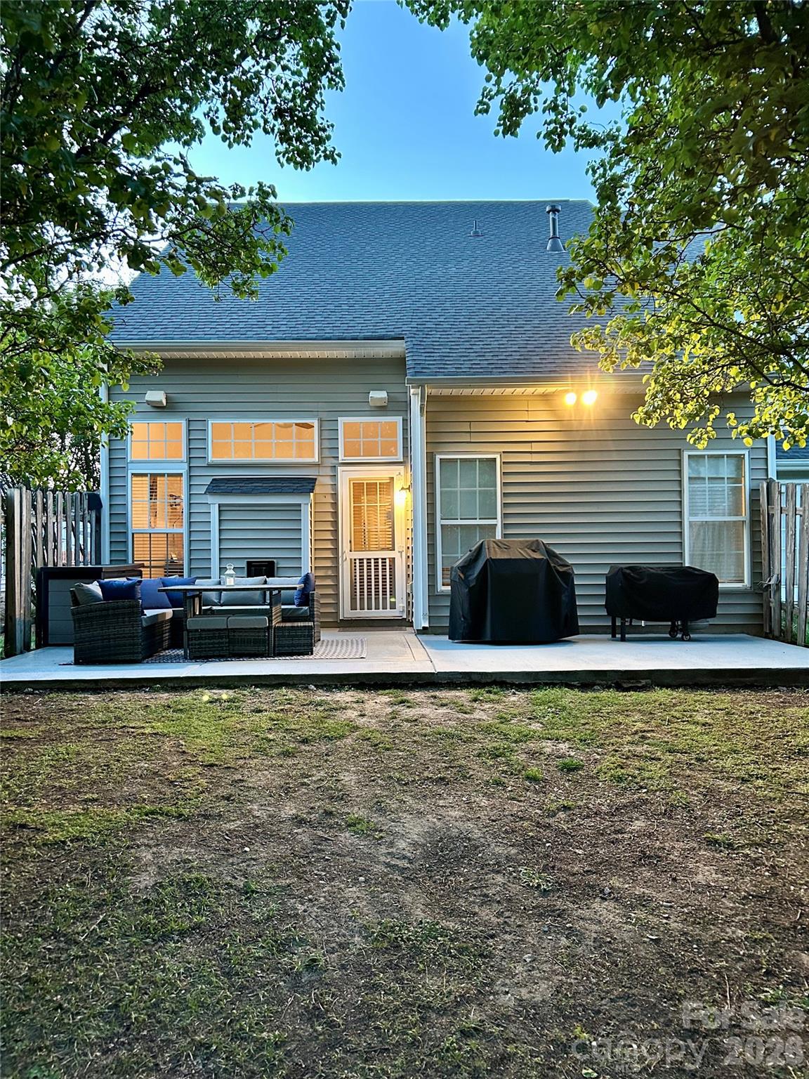 4084 Holly Villa Circle