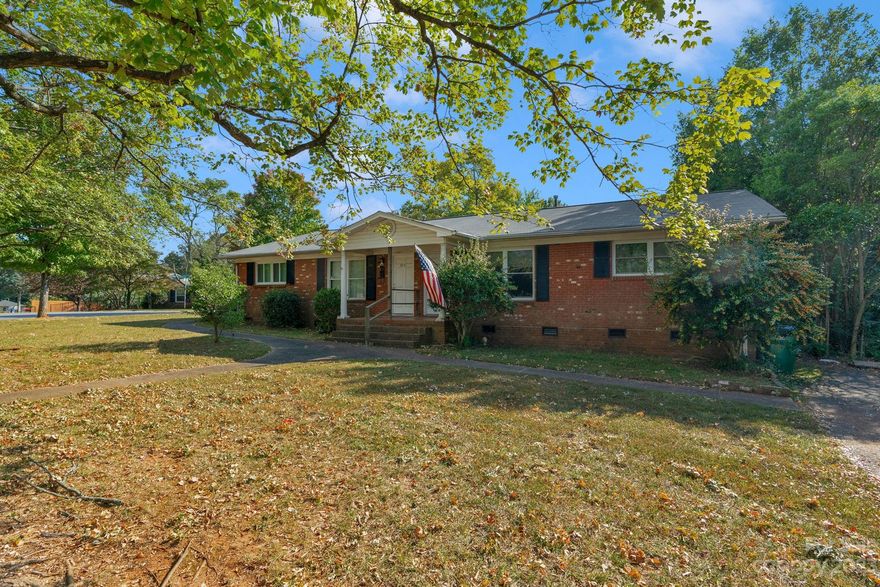 5 Bedroom 4 full bath duplex 1 block away from Central Avenue in 28205 zip code.  Minutes from downtown/ NODA.  All brick construction with 2 separate driveways.  Long Term tenants on a month to month basis.  First time homeowner or Investor opportunity.  Great location on a large lot.
