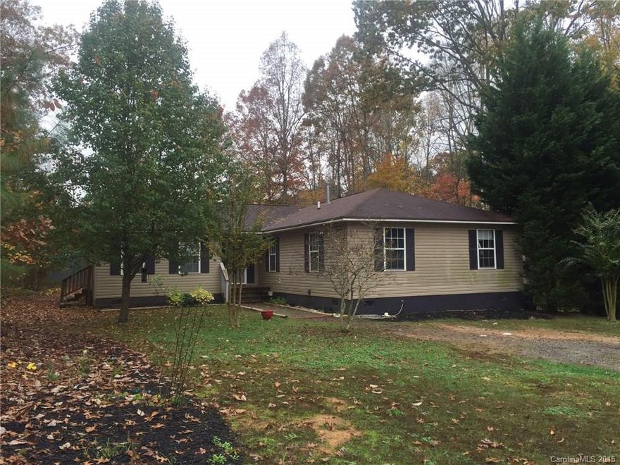 Spacious 4 bedroom/2 bath with over 1800sf on a quiet cul-de-sac in Inglewood. Very private lot with nearly a half acre.  Large Master bedroom w/enormous master bath and walk-in closet.  12x18 storage building.  Lots of potential adding your updates and TLC to this home and still be way below market value.  Don't miss this one!!  Sold As-Is