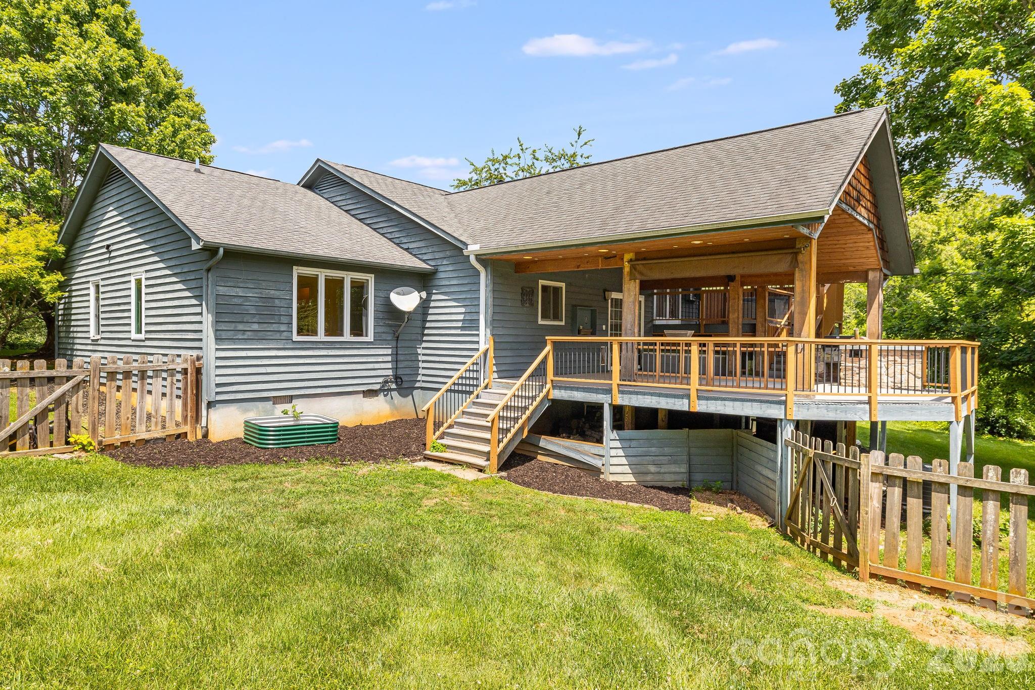 2 Jaks Ridge Drive