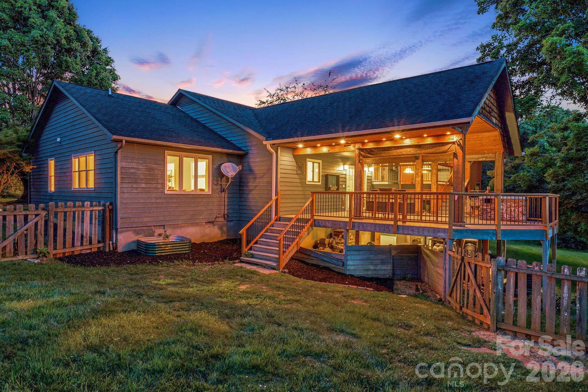 2 Jaks Ridge Drive