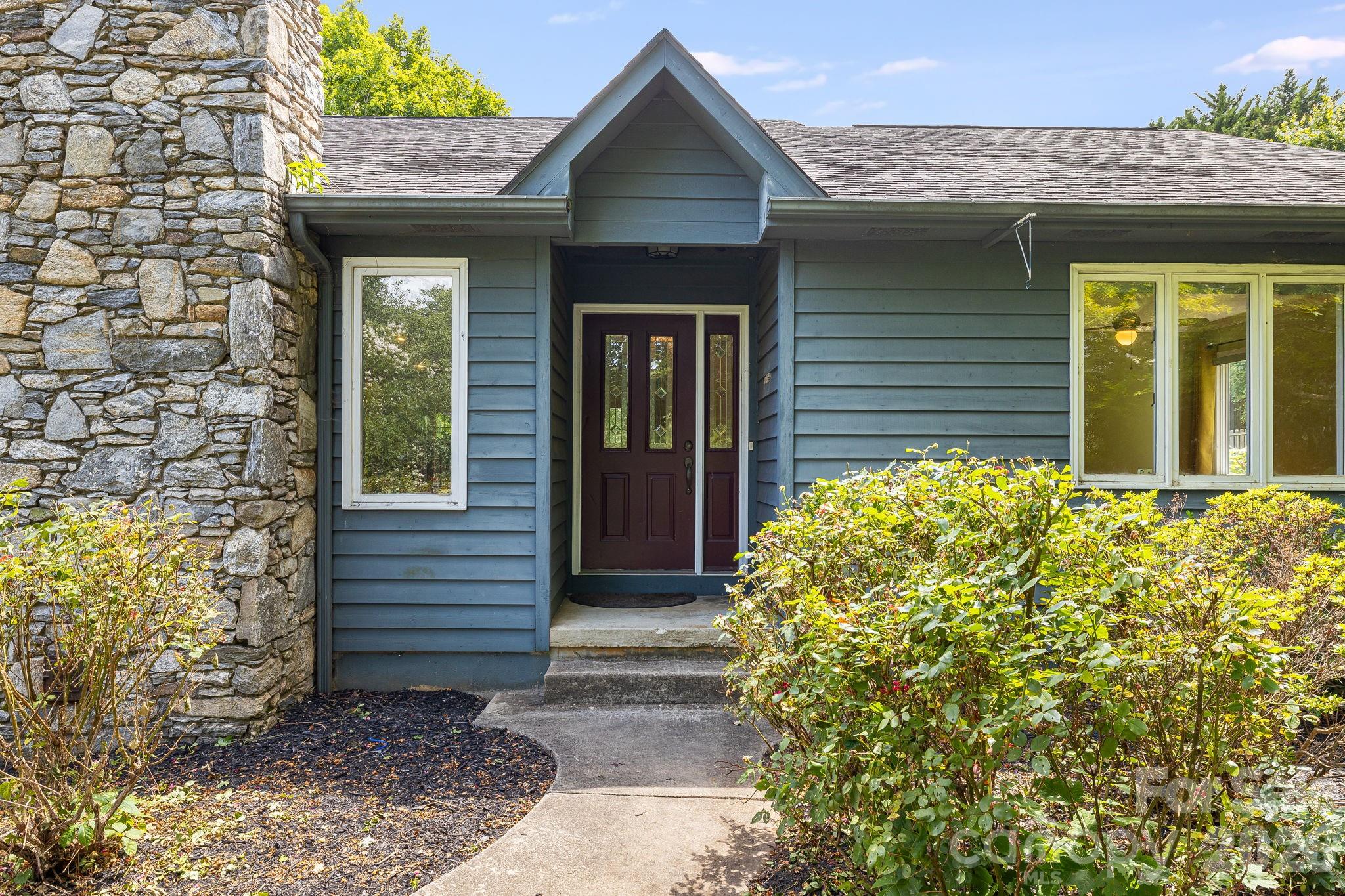 2 Jaks Ridge Drive