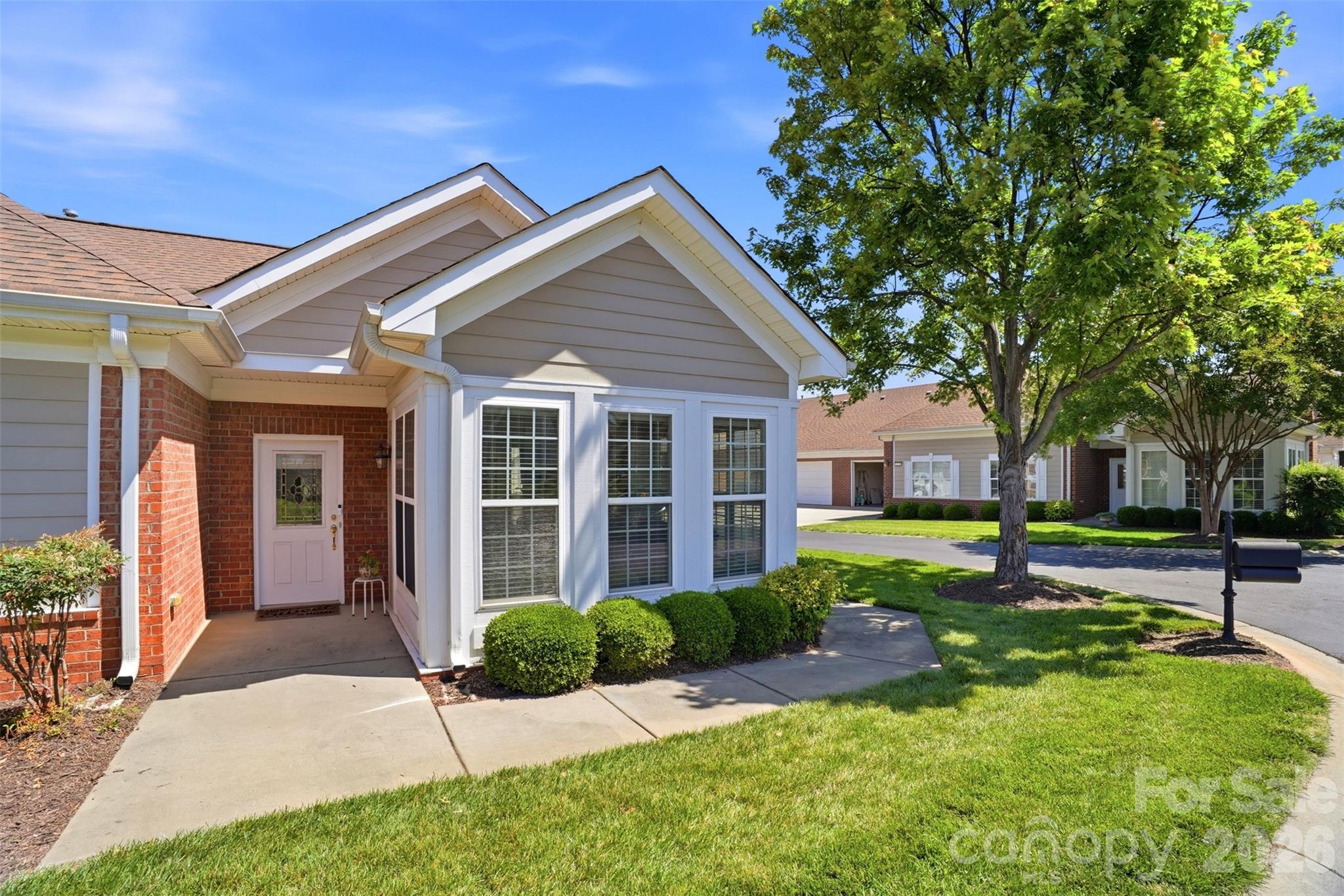 2118 N Castle Court