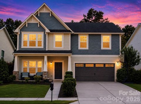 Photo of 2207 Bluebell Way, Tega Cay, SC 29708 (MLS # 4392777)