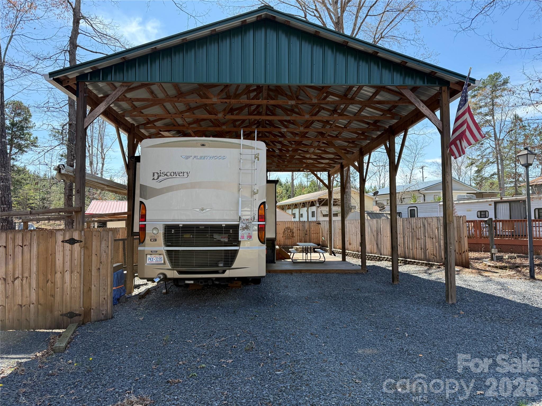 Twin Harbor - Residential