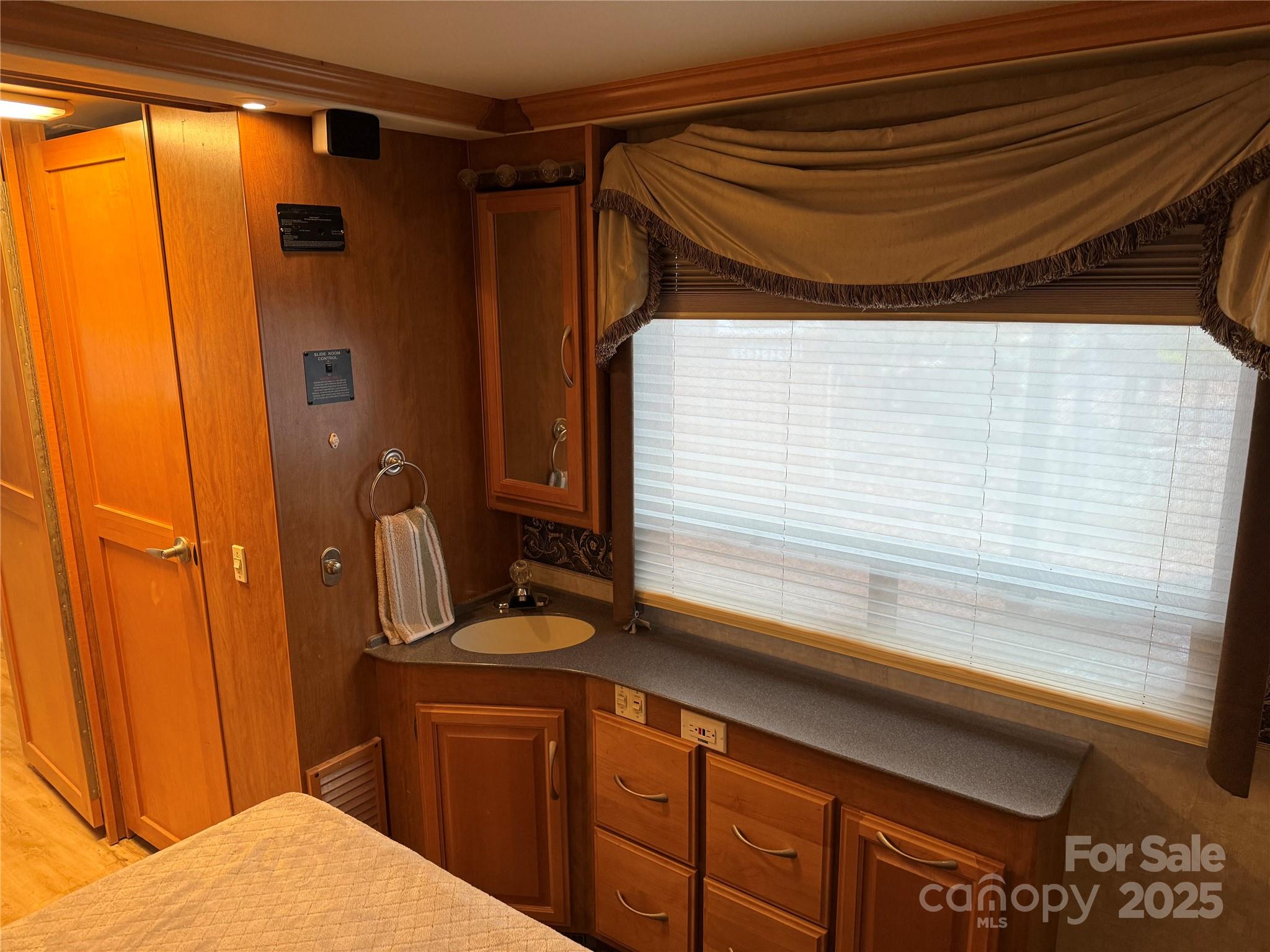 Twin Harbor - Residential