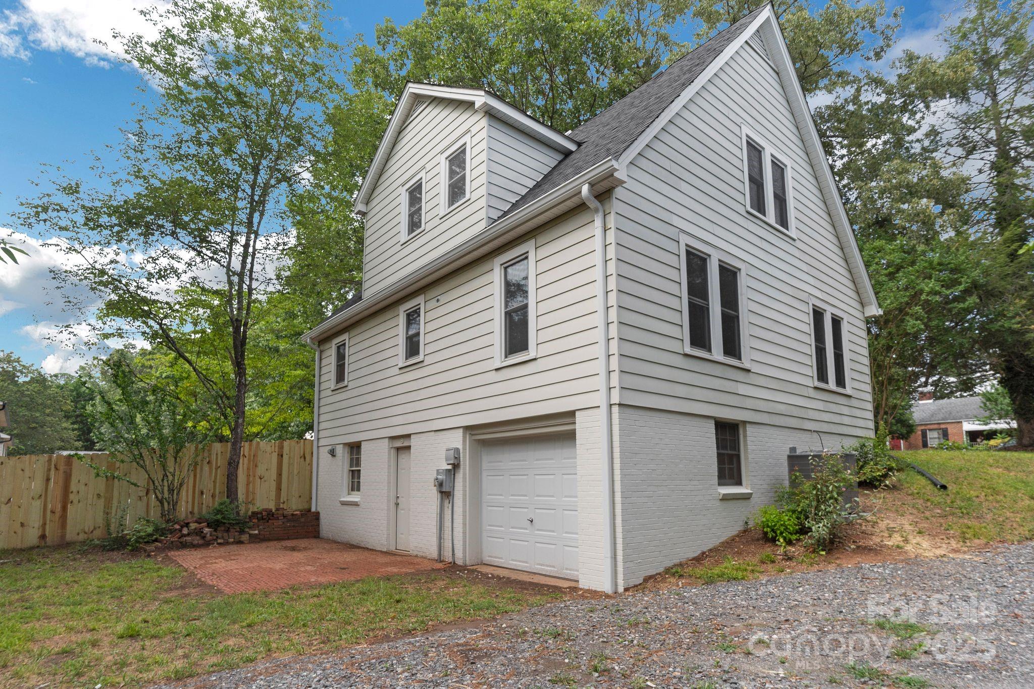 1421 12th Street Drive NW