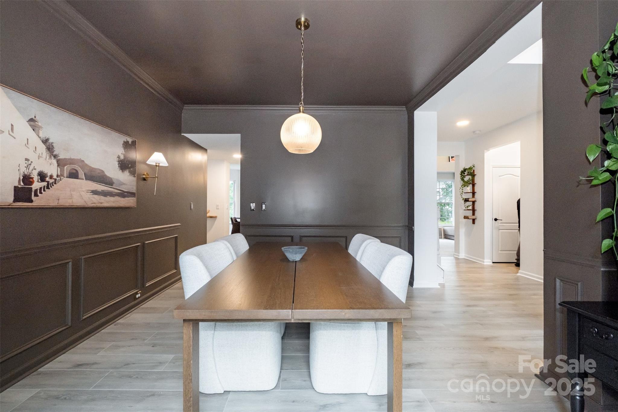 2435 Alaqua Court
