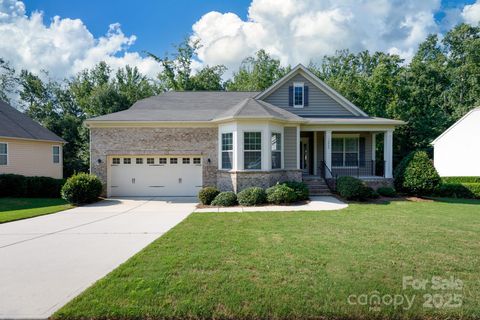 Photo of 12809 Hunting Birds Lane, Charlotte, NC 28278 (MLS # 4292155) Photo of 12809 Hunting Birds Lane, Charlotte, NC 28278 (MLS # 4292155)