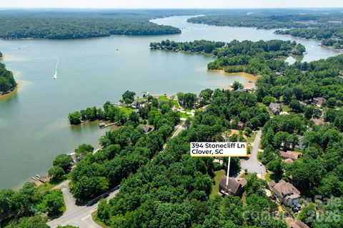 Photo of 394 Stone Cliff Lane, Lake Wylie, SC 29710 (MLS # 4360878)