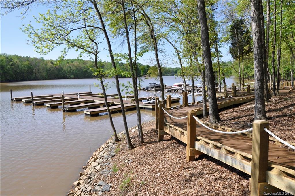 The Vineyards on Lake Wylie - Residential