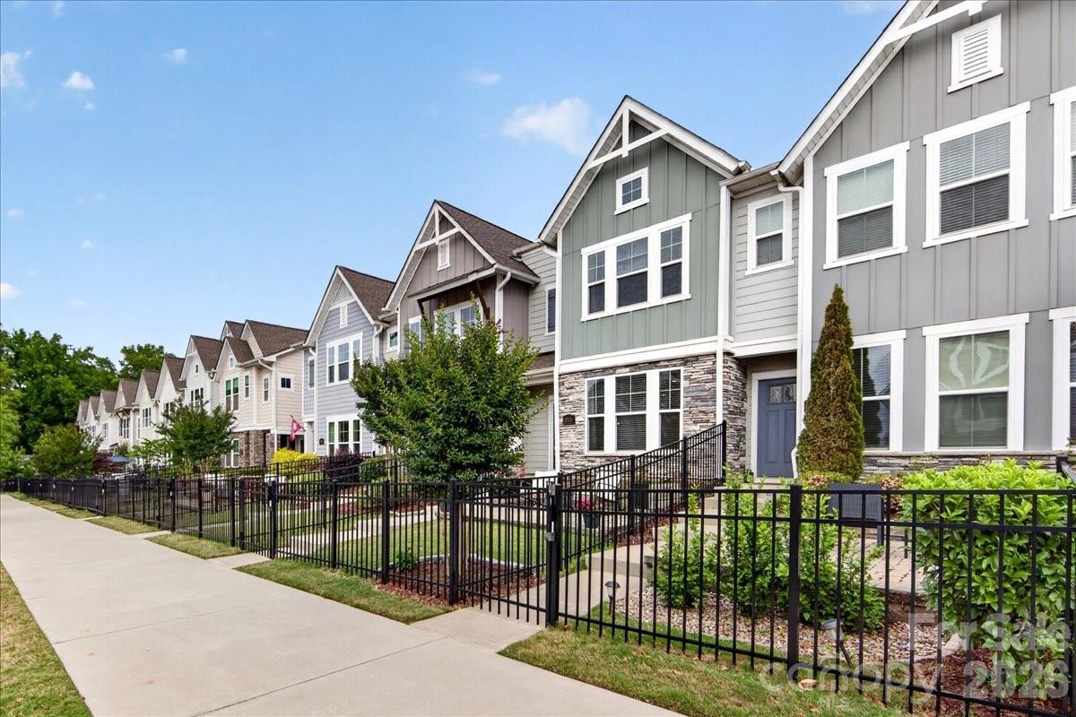 Villa Heights - Residential