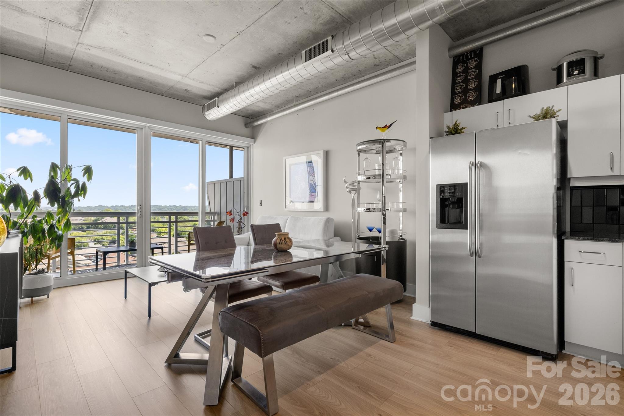 505 E 6th Street 915