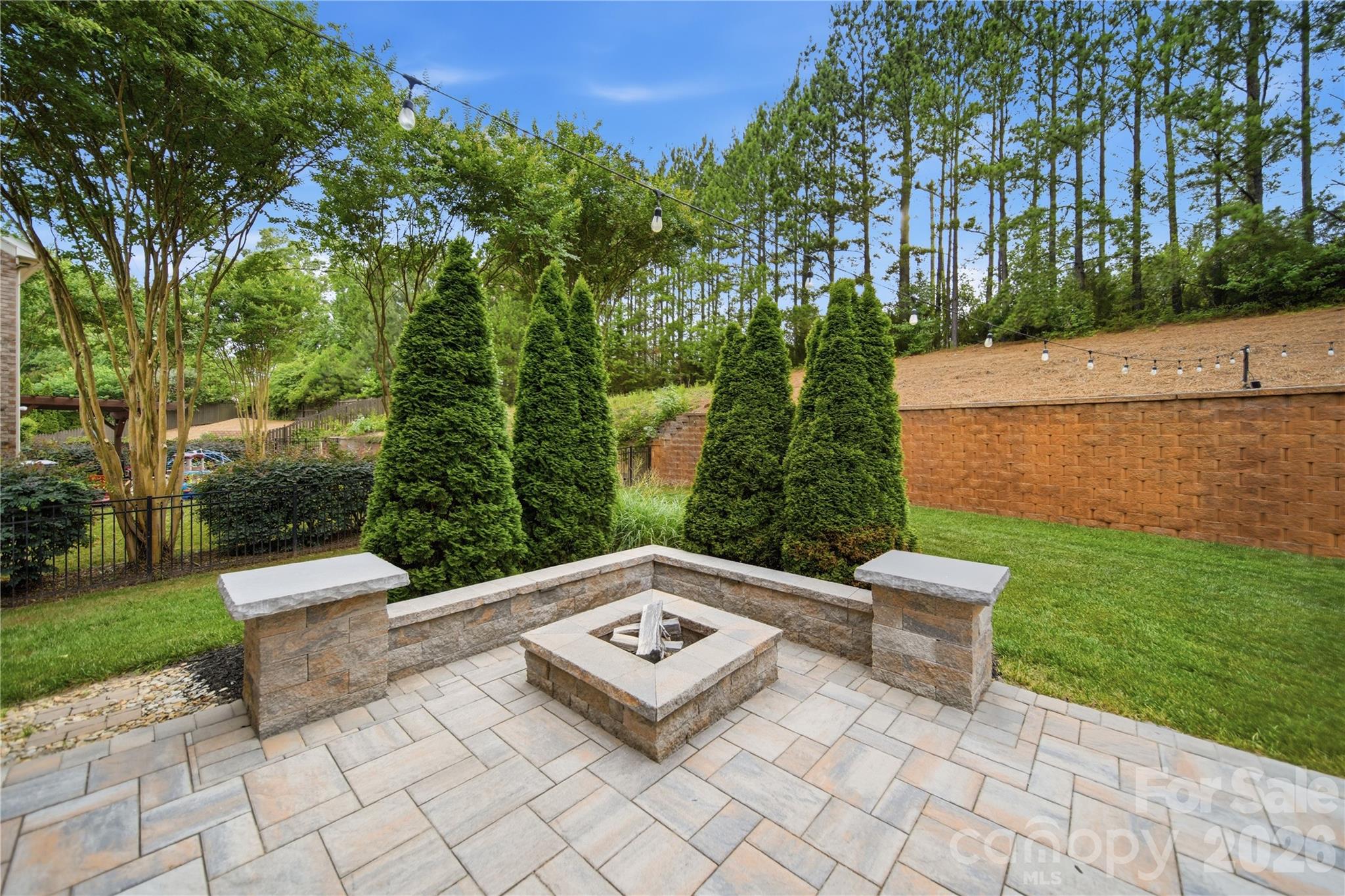 963 Rock Forest Way