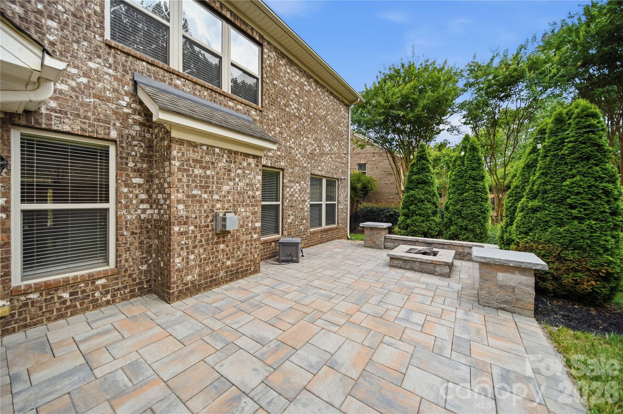 963 Rock Forest Way