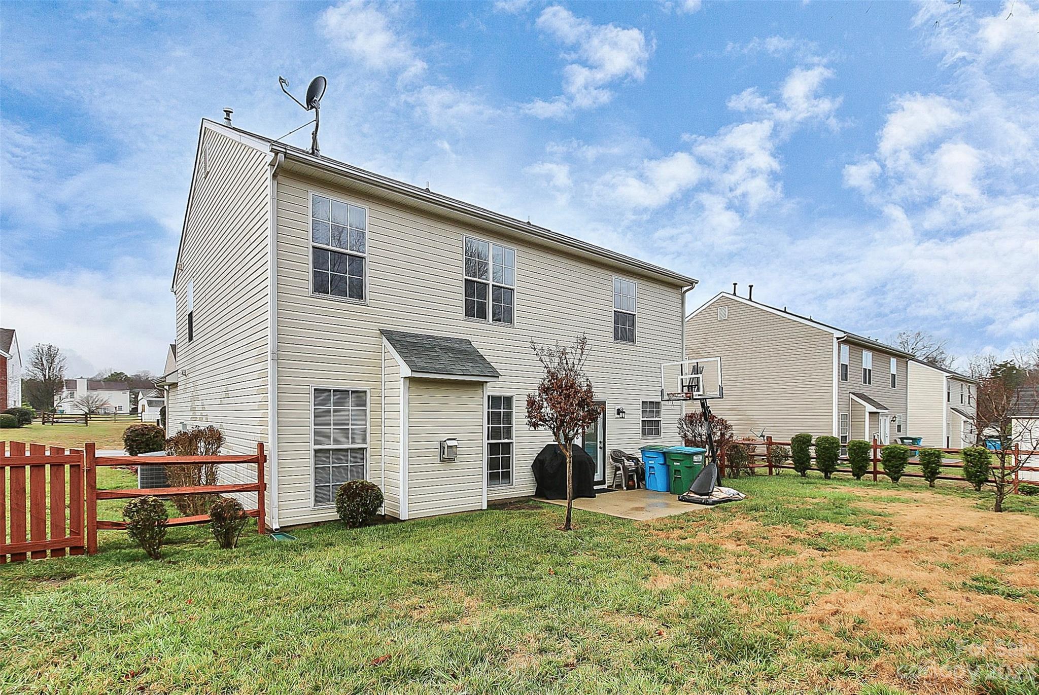 Rocky River Crossing - Residential