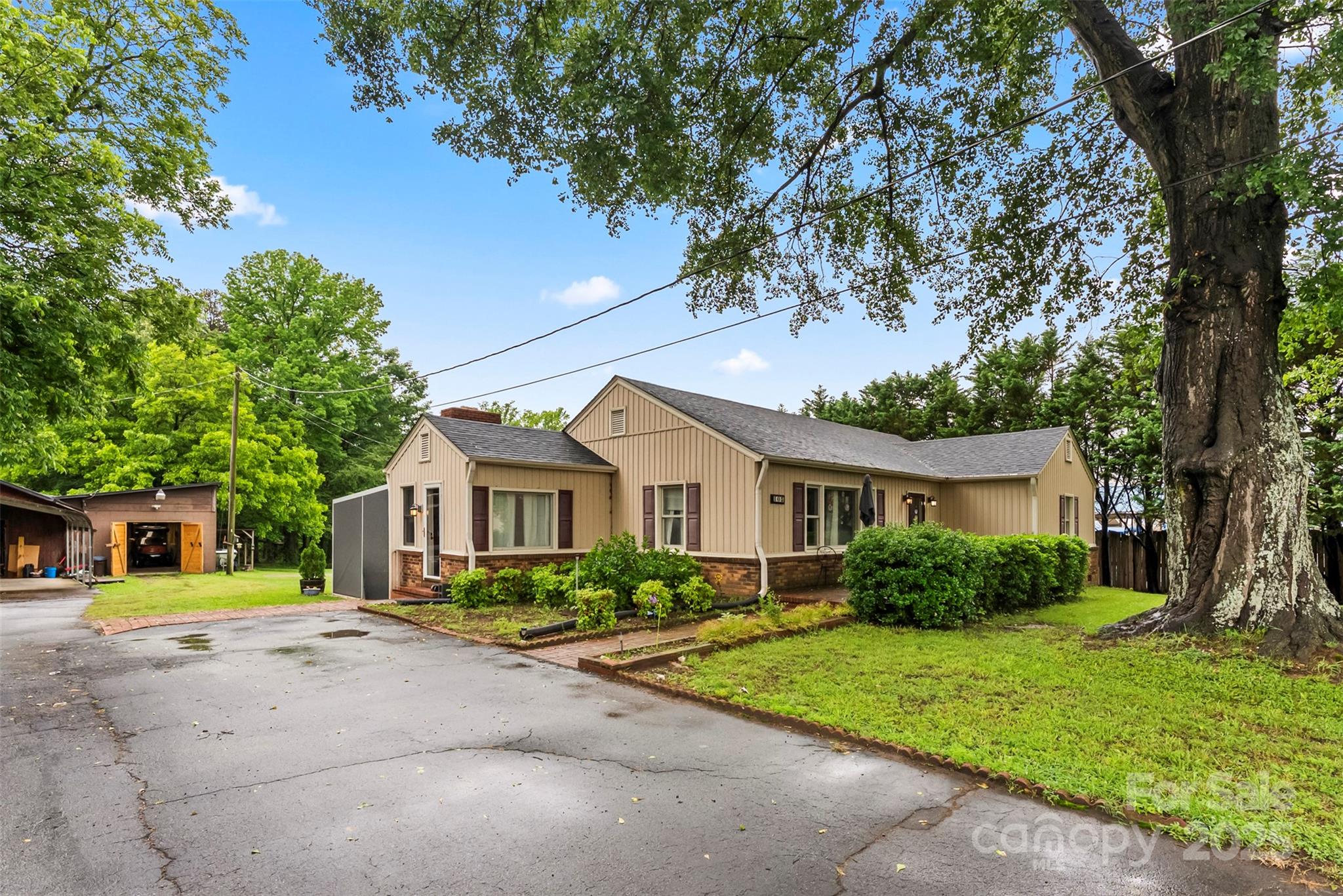 105 College View Drive