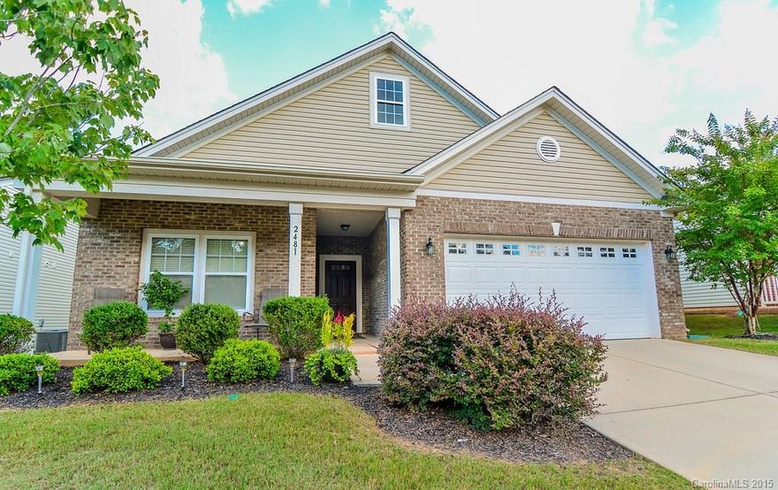 Flawless home in LakeRidge at Tega Cay. Hardwoods on main, granite counters, custom pantry, custom baking station with sliding door, gourmet cabinets, custom bar with mini-fridge in the loft area. Full guest suite on the 2nd floor. Screened back porch with stone paver patio. Irrigation system. You will love making this your next home! Home to be professionally measured week of Sept 7th.