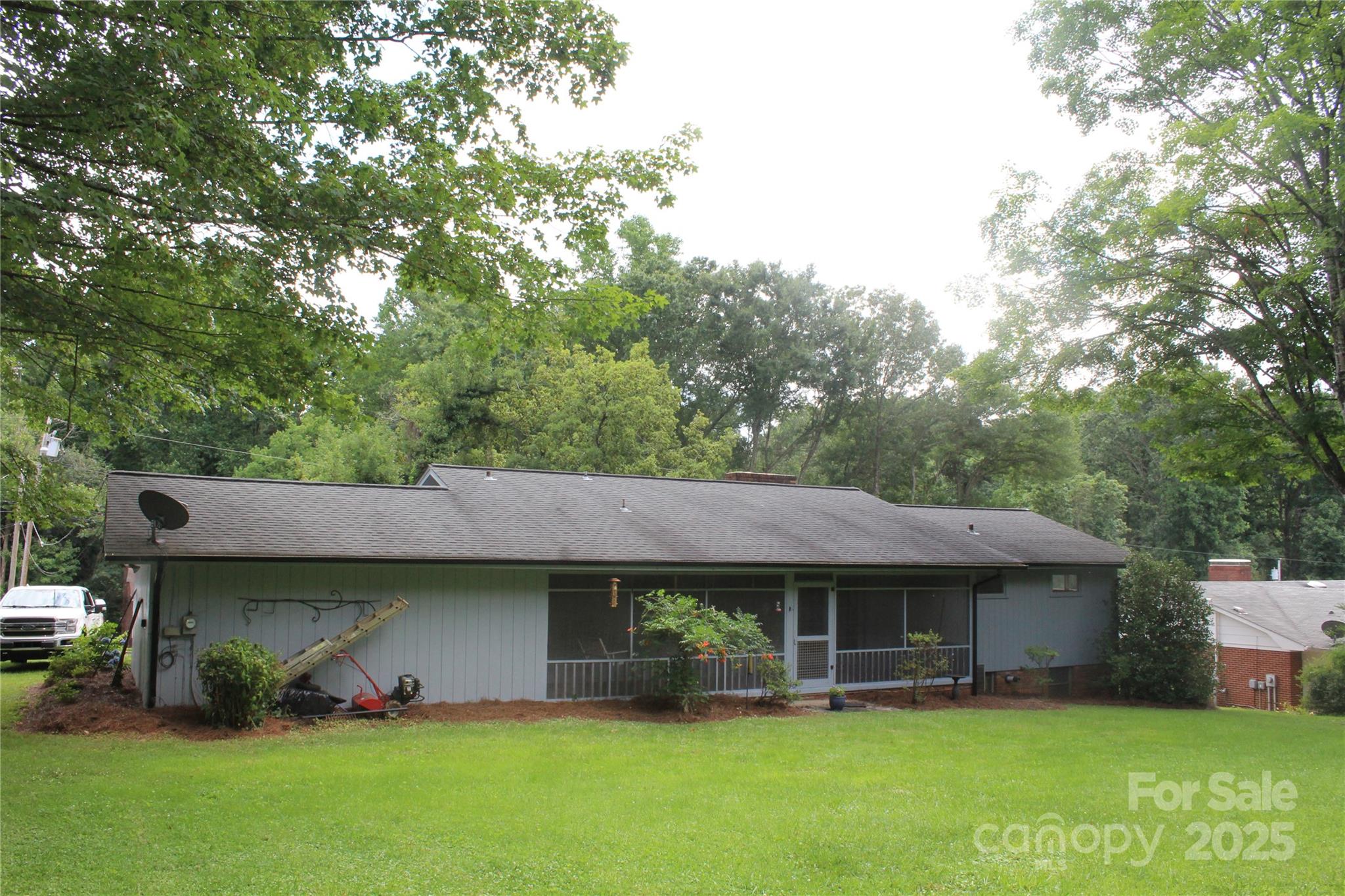 304 N Terrace Place