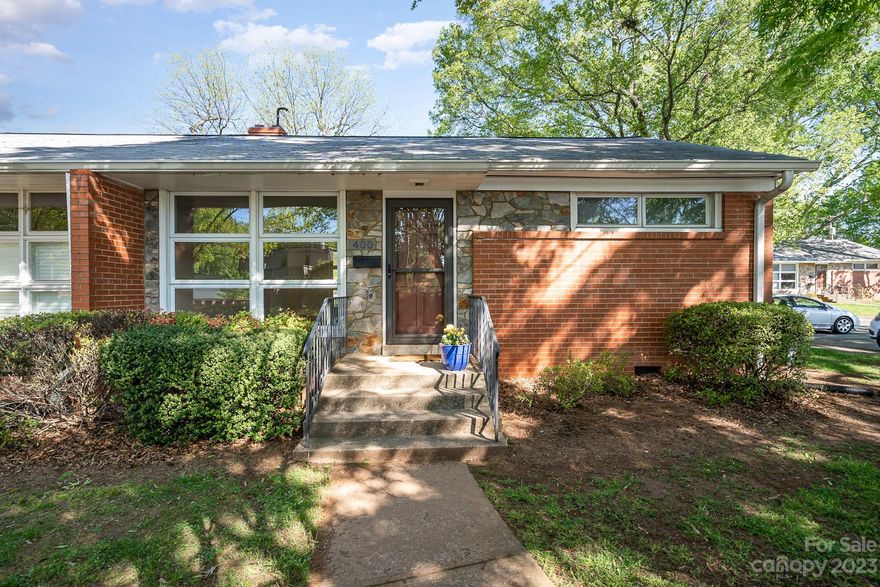 Fantastic end-unit condo in the heart of Olde Cotswold. New Air conditioning system 2023. Furnace is less than 7 years old. All new interior paint. Stackable washer/dryer in closet. Newly refinished hardwood floors throughout. Walk to Harris Teeter grocery store, Walgreens and all of the many shops and restaurants in Cotswold Village shopping center. Easy 10 minute commute to Uptown Charlotte. 25 minutes to Charlotte Douglas international airport. Enjoy Cotswold Farmers Market just across Sharon Amity. The market runs seasonally from May 7th through October 29th on Saturdays from 8am until 12 noon. Storage cage for unit under the Common Association building.