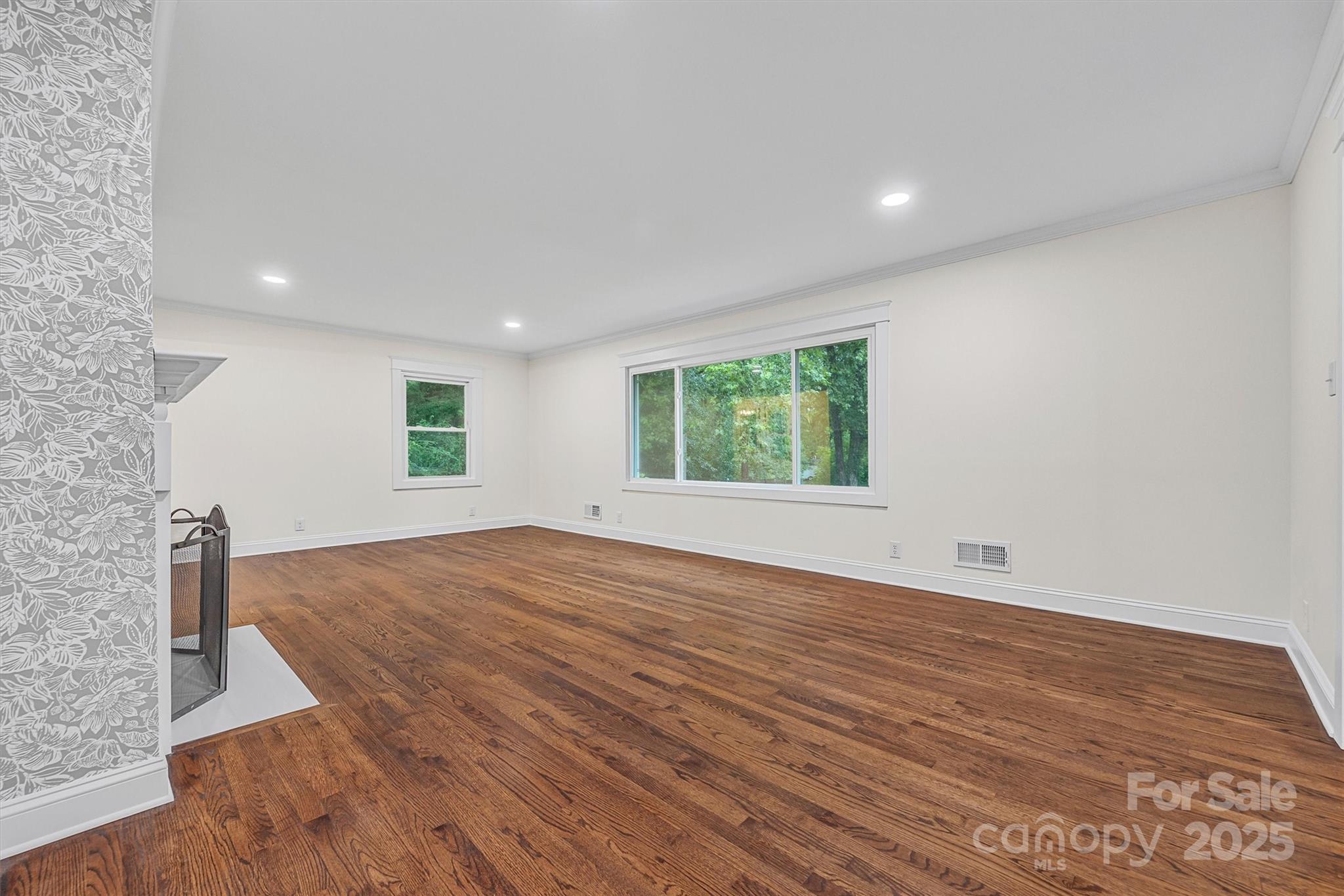 2704 Ridgewood Lane