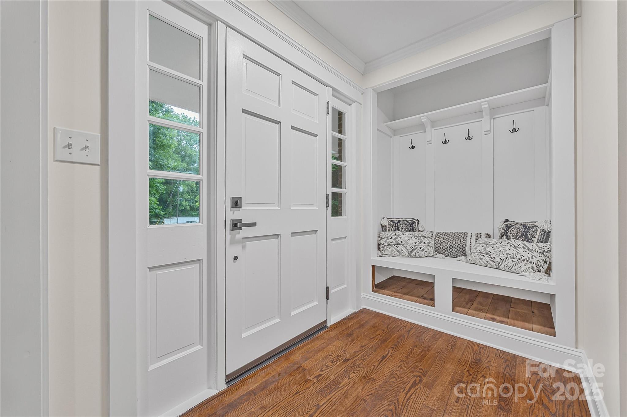 2704 Ridgewood Lane